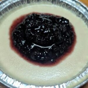 פנה קוטה עם רוטב פירות יער